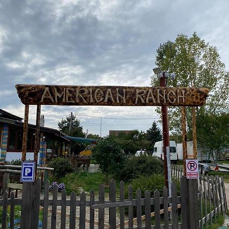 Ranch American Hotel Targoviste Exterior foto