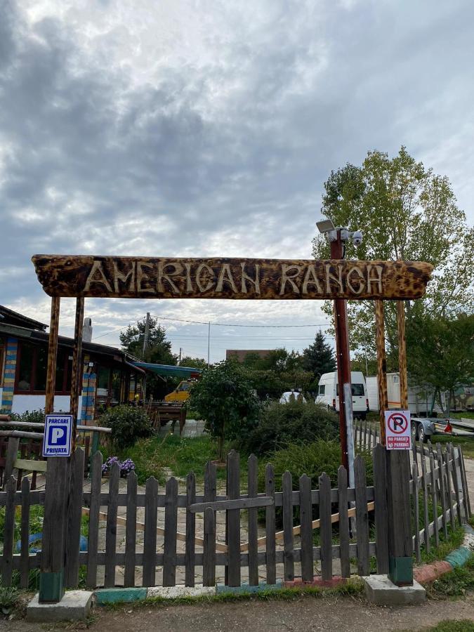 Ranch American Hotel Targoviste Exterior foto